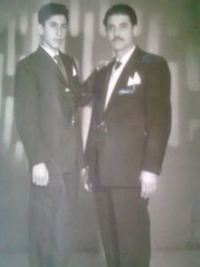 الحاج عبد العزيز و ولده عدنان عام 1960